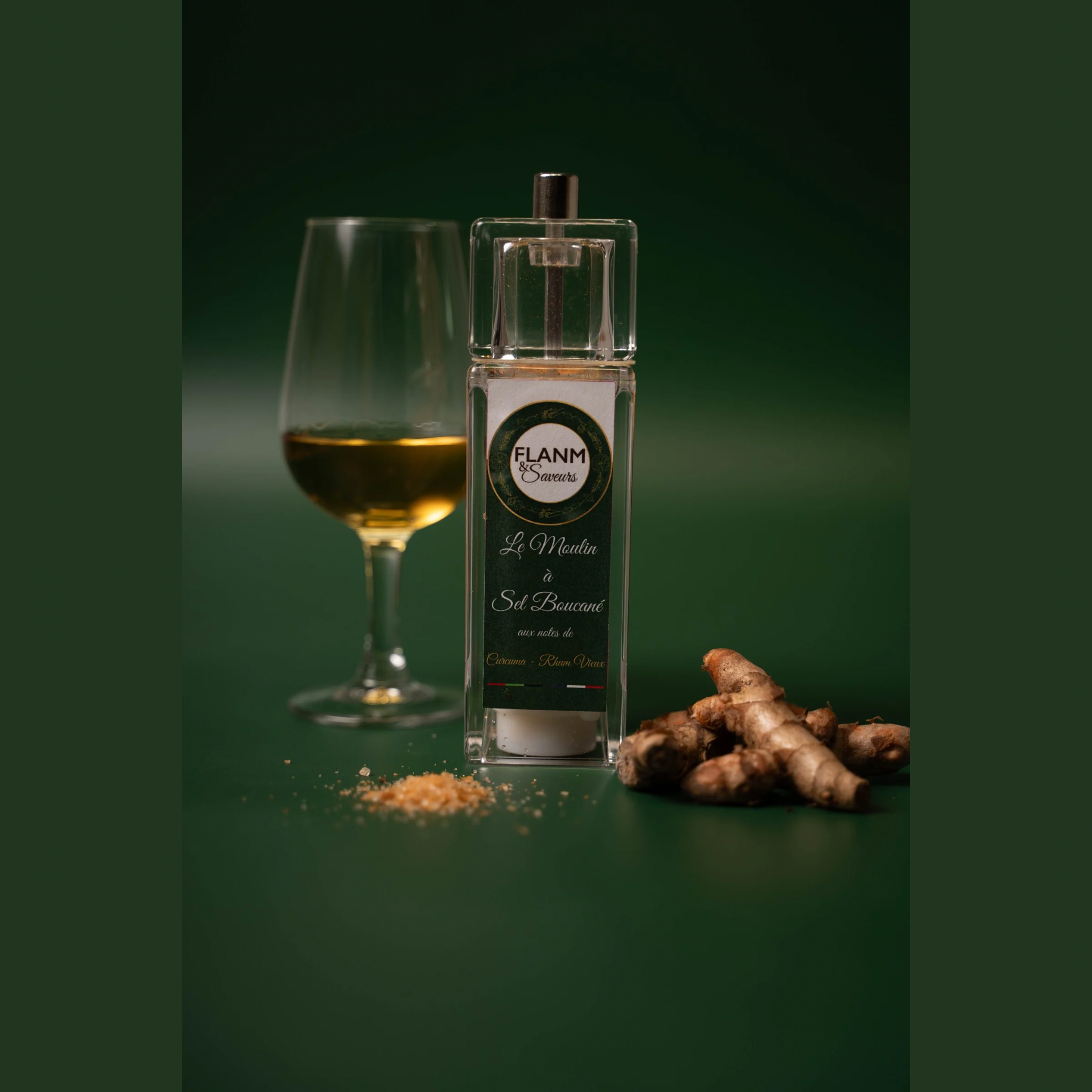 Le moulin de Sel boucané au Curcuma et Rhum vieux